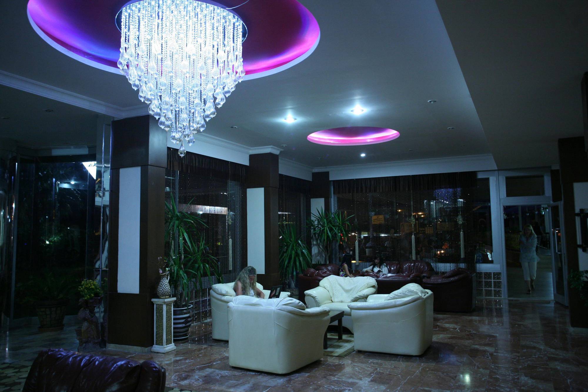 קרגיג'ק Ideal Beach Hotel מראה חיצוני תמונה